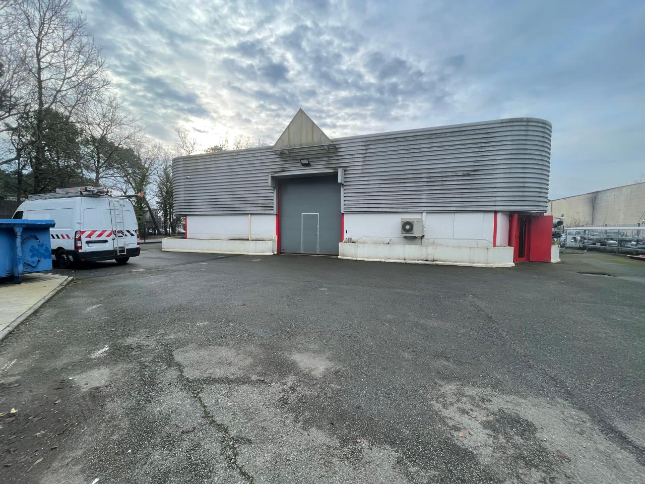 Local d'activité Pessac 840m² Location local d'activité Pessac Gironde OLACT2529952 0